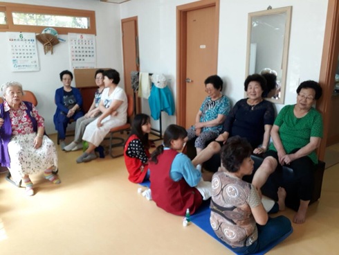 건강도 챙기고∼ 문화생활도 만끽∼ 어디서? 경로당에서