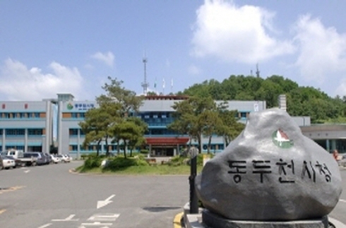 어르신들, 삼계탕 드시고 건강하게 여름 보내세요∼！