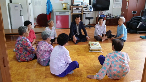 공주시 월송동, ‘어르신 건강한 여름나기’ 경로당 위문