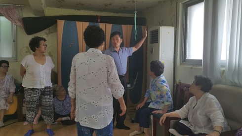 장마 이은 찜통 더위, 어르신들 건강한 여름 되세요∼