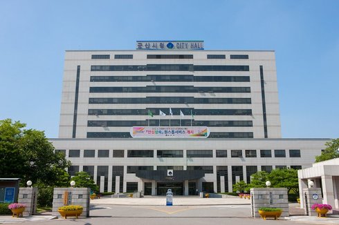 ‘올 여름 피서는 군산 야외수영장에서 즐기세요’