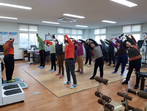 익산시보건소 건강생활지원센터 '건강-업 교실'에서 100세 건강관리 하세요！