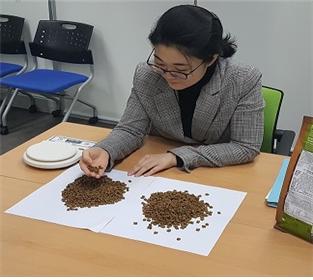 우리 개 사료 안심… 서울시, 사료 수입·제조업체 연중 현장점검