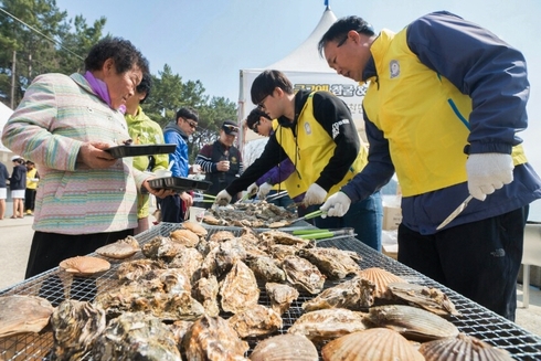 참굴 먹으러 남해 가즈아아아∼∼∼
