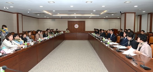 “육아맘들이 행복해야 아이들도 행복해요”
