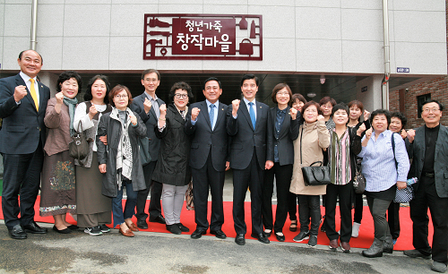 양준욱 의장, 강동구 청년가죽창작마을 개소식 참석해 청년창업가 격려