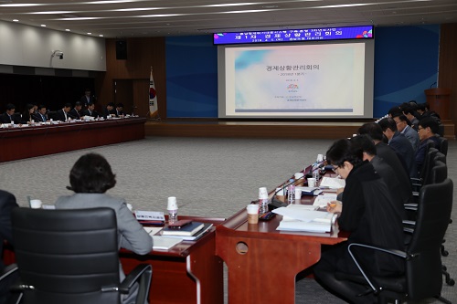 “충남경제 안정세·일부 핵심산업은 위축”