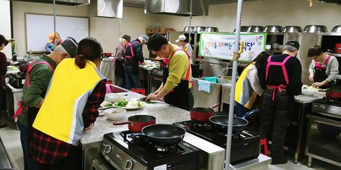 “행복을 요리해요”… ‘남식당’ 운영