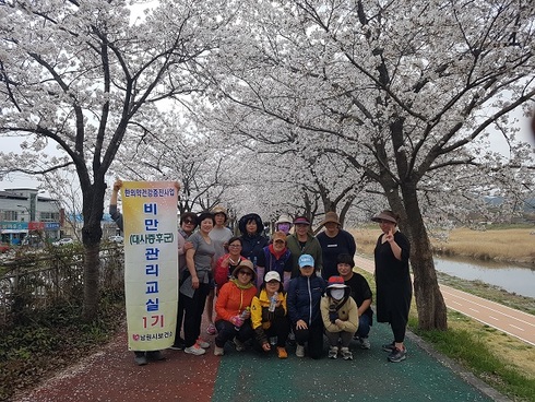 '뱃살 쏘∼∼옥 비만탈출 교실'꽃길을 걷다