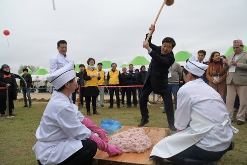 대한민국 딸기 메카∼！ 논산딸기축제 ‘팡파르’