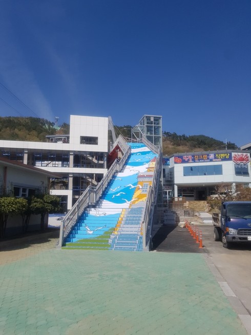 삼천포대교공원에 다이아몬드 브릿지가 펼쳐집니다