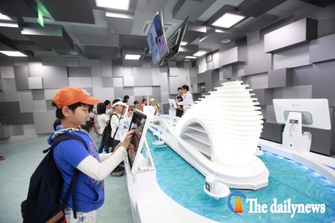 여수세계박람회 ‘LG관’, 관람객 10만명 돌파