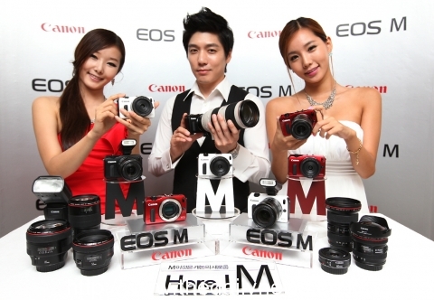캐논, ‘EOS’ 첫 번째 미러리스 카메라 ‘EOS M’ 출시