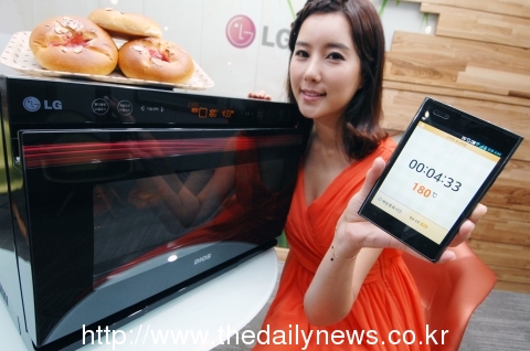 LG전자, 세계 최초 모니터링 기능 ‘스마트 디오스 광파오븐’ 출시