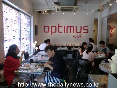 LG전자, 일본서 ‘옵티머스 카페’ 오픈