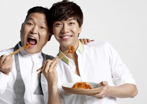 삼성전자, ‘아삭 스타일’ 김치냉장고 신제품 모델로 이승기와 싸이 선정