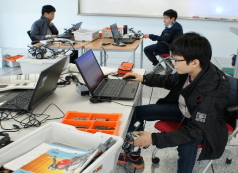 한국기술교육대, 국내 최초 ‘로봇 노벨영재교육원’ 설립