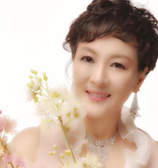 늦깎이 가수 송혜경, 애절한 가사 “꽃씨사랑”으로 화려한 데뷔