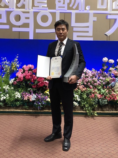 옵토로직스㈜ 정창수 대표, 무역의날 “100만불 수출의 탑 수상” 및 “산업통상자원부장관 표창” 수상