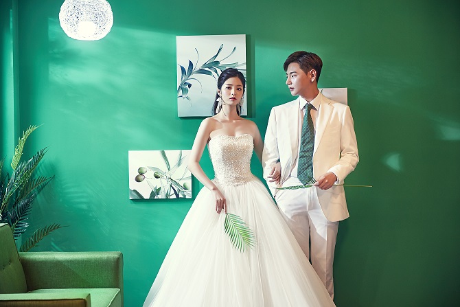 서울 웨딩박람회 스몰웨딩 재능기부 스드메 77특가 웨딩드레스가 예쁜곳" 오띠모웨딩"