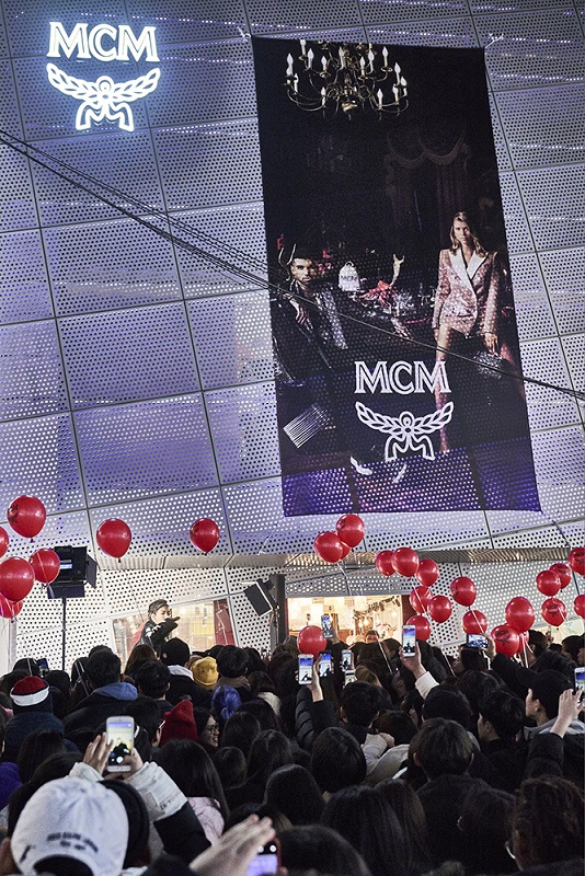 음악과 함께 한 MCM, 홍대 거리를 힙합 열기로 달구다