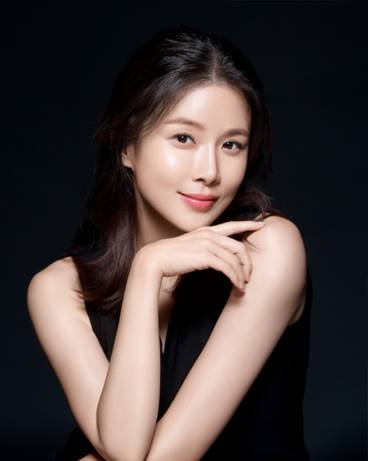 아름다움과 행복, 연기의 깊이까지 삼박자를 갖춘 이미지와 부합