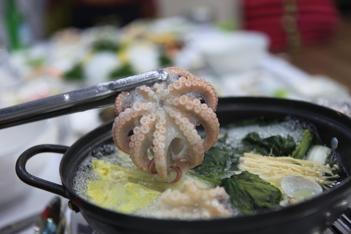 [그곳에가면 맛이 보인다] 안면도 맛집 쭈꾸미가 제철!!