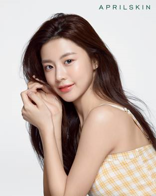 배우 고윤정의 '꽃잎 피부 연출 하우투’ 제안