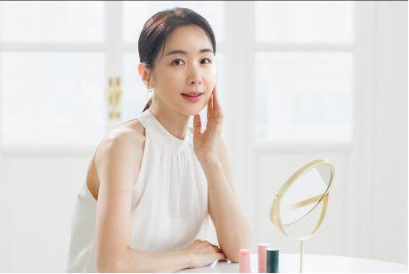 주름 걱정하지 말고 환하게 웃자 ... 안티에이징으로 되찾는 동안비법