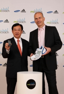 \'miCoach (마이코치)\'폰, 아디다스와 만나다