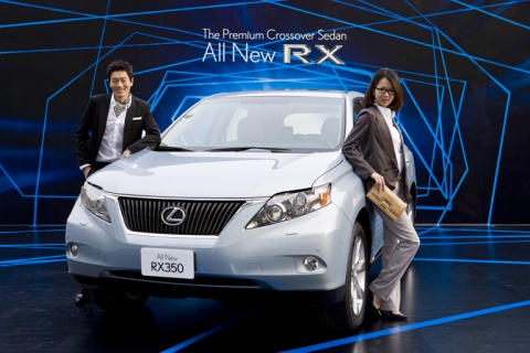 강인함과 미래 지향적인 렉서스 뉴RX350 출시
