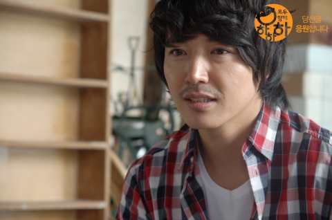 배우 윤상현, 최고의 내조는 \"밝은 웃음이죠”