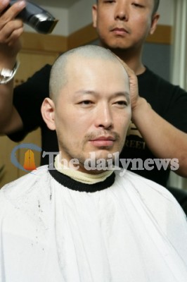 ‘이끼’ 정재영 연기 인생 최초 삭발 투혼