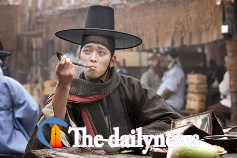 ‘전우치’ 강동원, 망나니도사 캐릭터 변신 화제