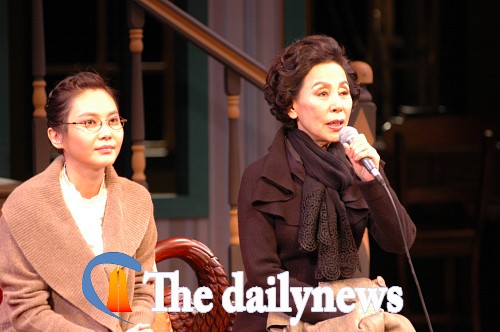 연극 손숙, 추상미의 불꽃튀는 연기대결