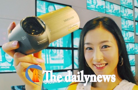 삼성전자, 초소형 하이브리드형 캠코더 출시