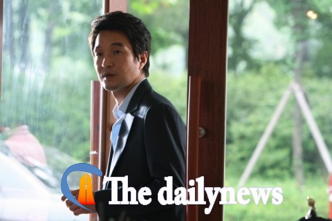한석규·김혜수 주연 ‘이층의 악당’ 크랭크업